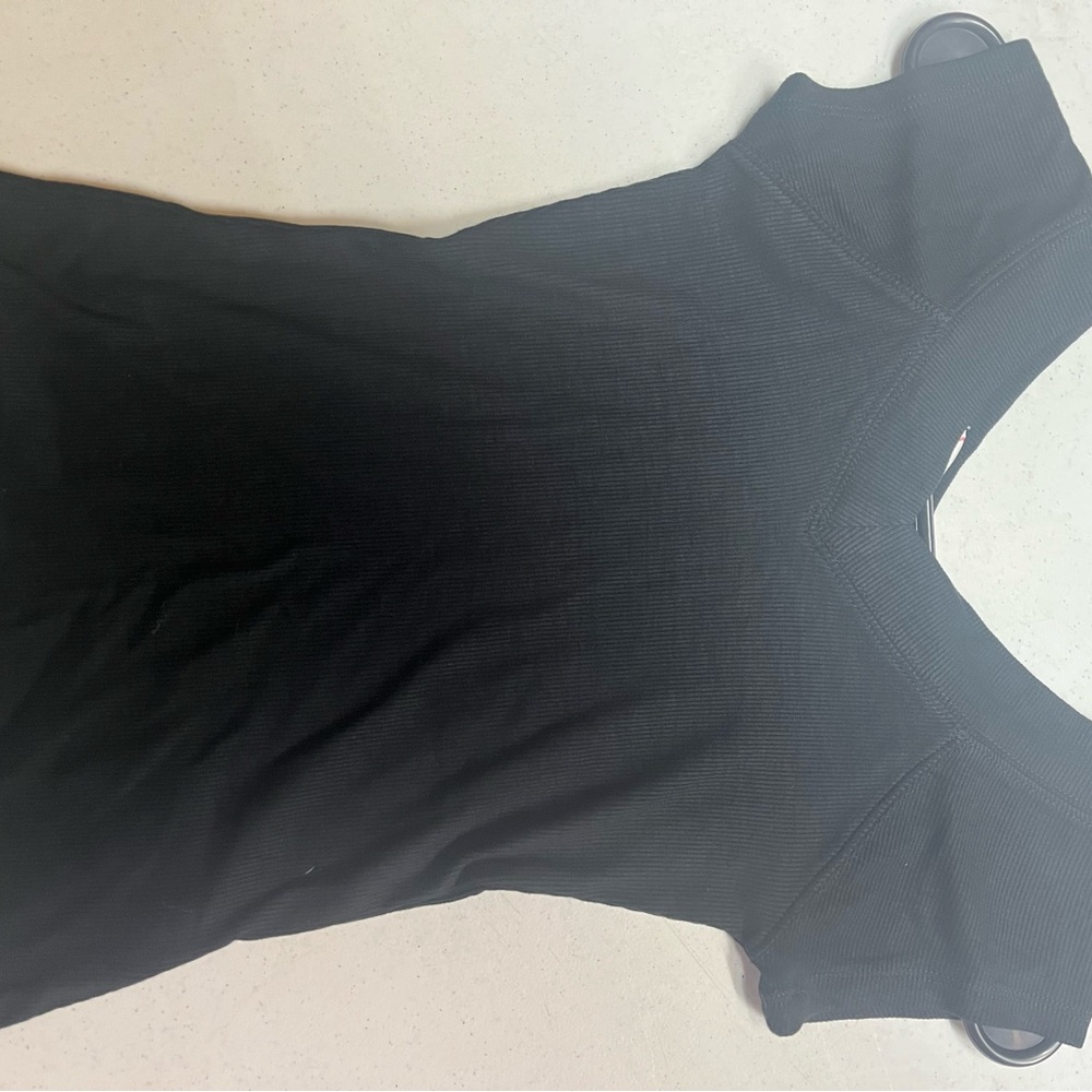 BDG Urban Outfitters Black V-Neck Women's Top NWOT - Picture 3 of 4